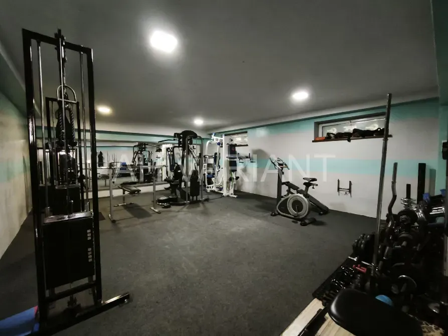 For sale Space In Residential Building area 145 sq.m  at Лінтура 10 Uzhhorod - photo 4