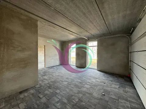 For sale 3-storey   250 sq.m 4 rooms at Незалежності вулиця  - photo 12