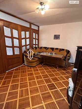 Продаж Квартира 3-кімнатна, 3/18 поверх на вул. Ахматовой Анны Киев