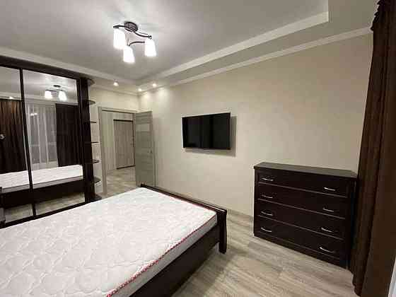 Оренда Квартира 1-кімнатна, 19/21 поверх на Ревуцького, 40в Київ