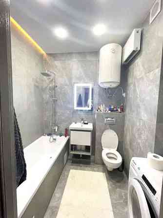 Оренда Квартира 2-кімнатна, 21/21 поверх на ул. Сормовская Київ