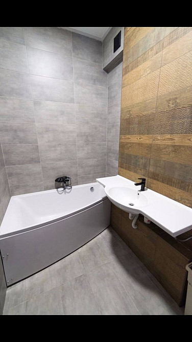 Продаж Квартира 2-кімнатна, 7/18 поверх на Жемчужная, 1а Одеса - фото 2