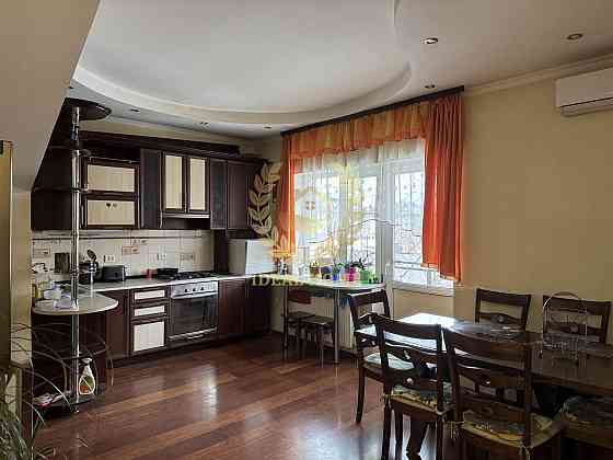 Продаж Будинок 4-кімнатний 