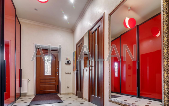 Продаж Будинок 6-кімнатний на Волзька вул., 43 Київ