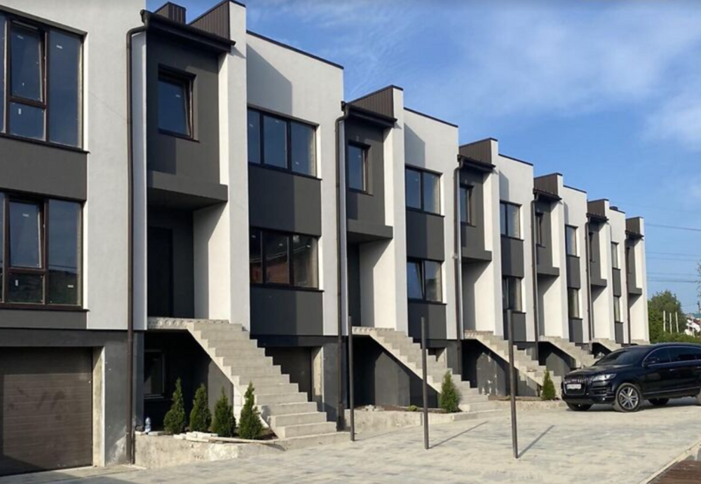 Продаж 2 поверхового будинку з гаражем і ділянкою на 2.5 сотки, 180 кв. м  - фото 1