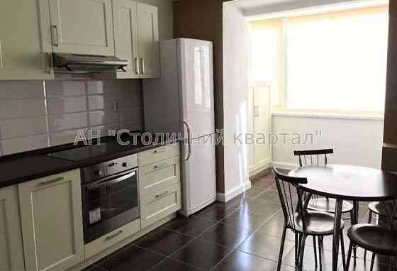 Продаж Будинок 2-кімнатний на Андрія Верхогляда вул., 2 Київ