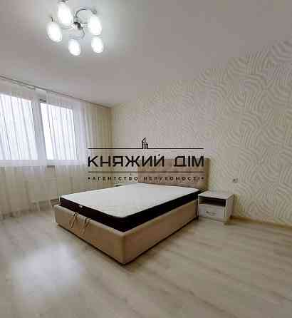 Оренда Квартира 1-кімнатна, 24/26 поверх на Крушельницкой Соломии ул. Київ