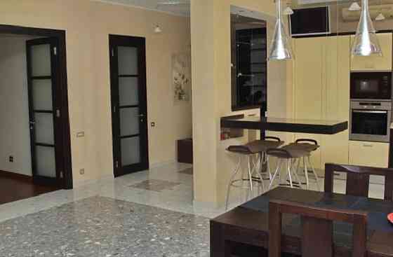 Оренда Квартира 3-кімнатна, 7/8 поверх на Каркашадзе пер., 3/1 Одесса