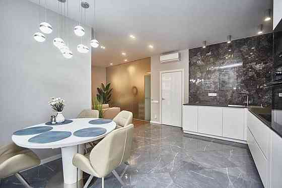 Продаж Квартира 3-кімнатна, 22/25 поверх на Генуэзская ул. Одеса