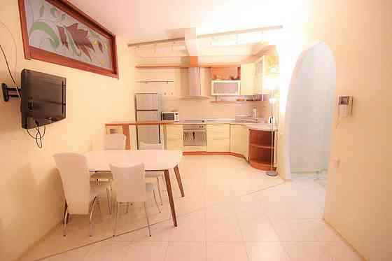 Продаж Квартира 2-кімнатна, 7/19 поверх на Тенистая ул. Одеса