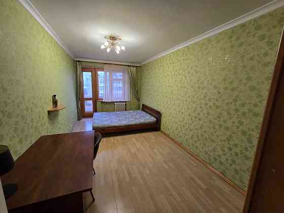 Продаж Квартира 2-кімнатна, 8/10 поверх на Миколи Міхновського вул., д. 10А Kiev