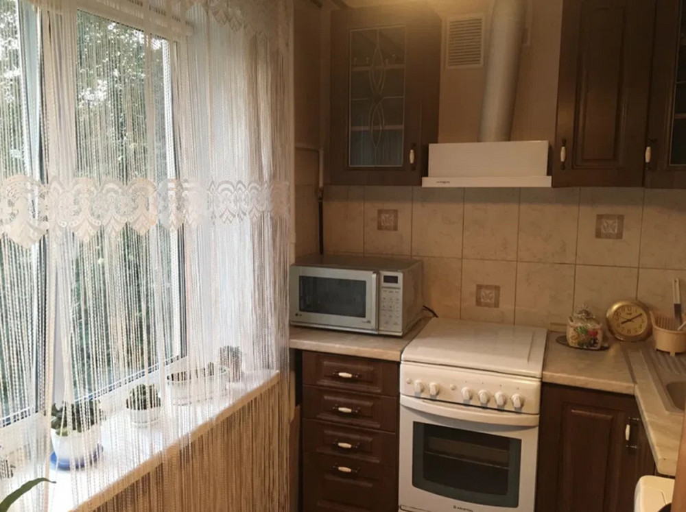 Оренда Квартира 3-кімнатна, 2/5 поверх на Братиславська, 15 Киев - изображение 1