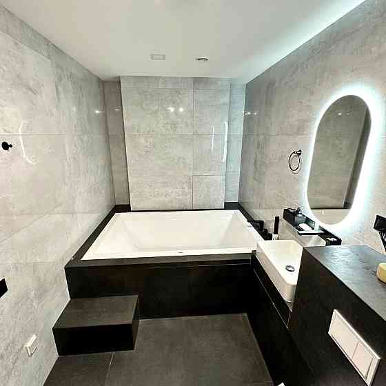 Продаж Квартира 6-кімнатна, 24/25 поверх на Ахматової Анни вул., д. 22 Київ