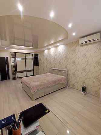 Продаж Квартира 3-кімнатна, 21/25 поверх на Ревуцького, 7В Київ