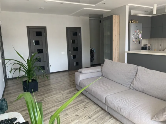 Продам квартиру с большой террасой и ремонтом в ЖК "Сады Ривьеры" (Фонтанка) Fontanka