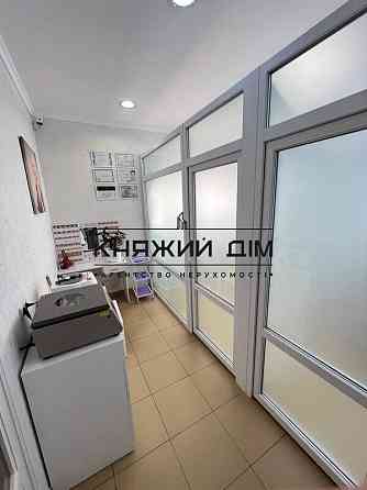 Продаж офісне приміщення на Срибнокильская ул. поверх - 1/25 Киев