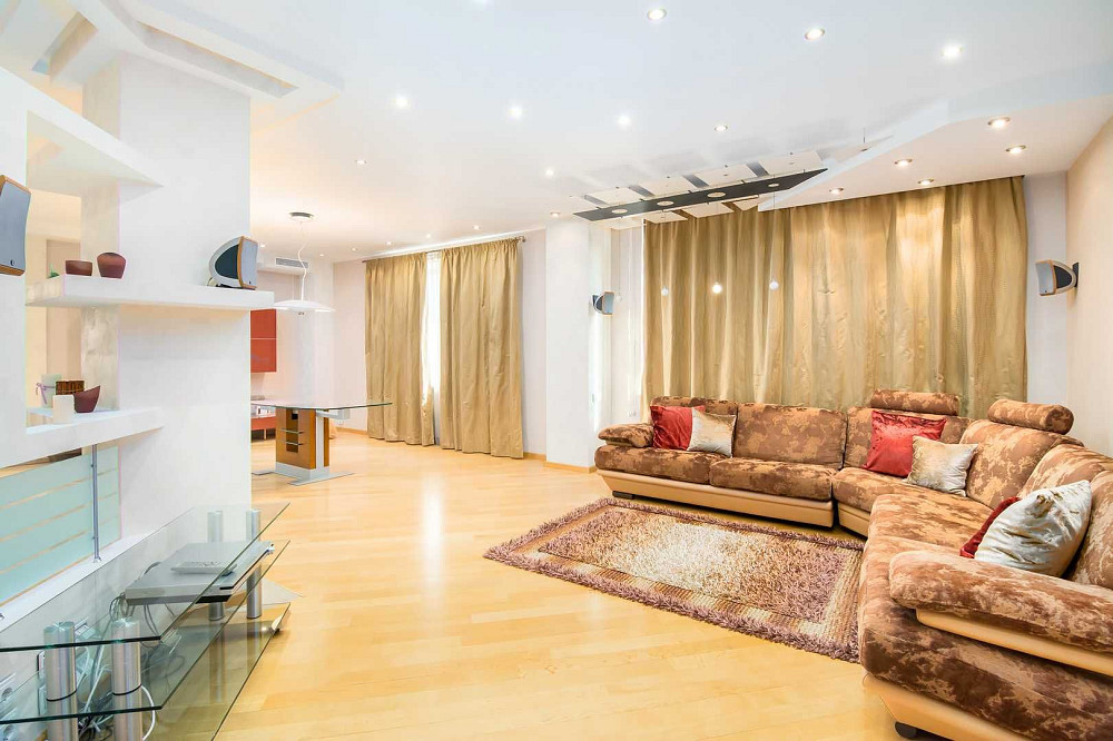 Продаж Квартира 4-кімнатна, 8/14 поверх на Булаховського Академіка вул., д. 5В Київ - фото 1