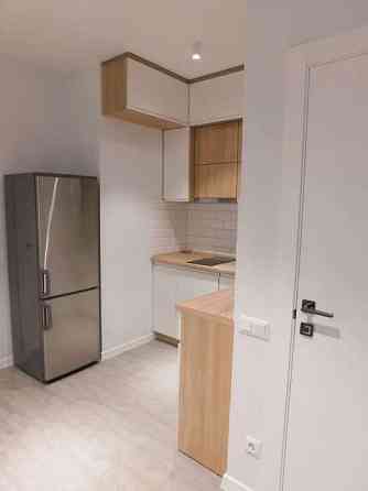 Оренда Квартира 1-кімнатна, 18/18 поверх на Харьковское шоссе, 19б Київ