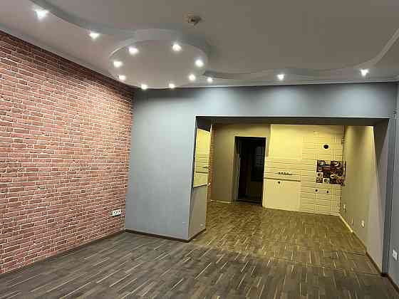 Оренда торгове приміщення на Старопортофранковская ул., 87 поверх - 1/2 Одесса