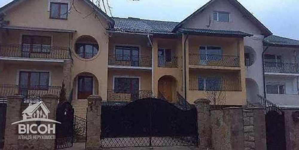 Продаж 3-поверховий  з ділянкою 4 сот 318 кв.м  на Голубовича вул. Тернопіль - фото 1