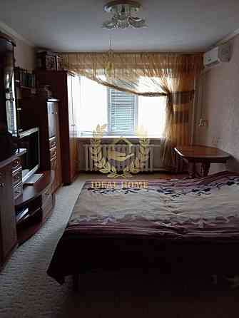 Продаж Квартира 4-кімнатна Kiev