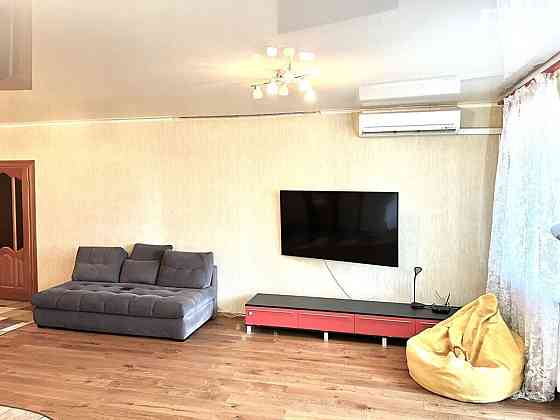 Оренда Квартира 3-кімнатна, 9/18 поверх на вул. Срібнокільська, 24 Kiev