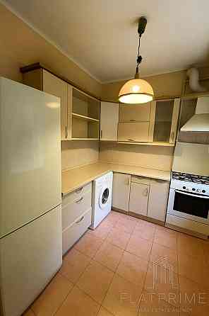 Продаж Квартира 3-кімнатна, 2/5 поверх на Костя Гордиенко вул., д. 8 Киев