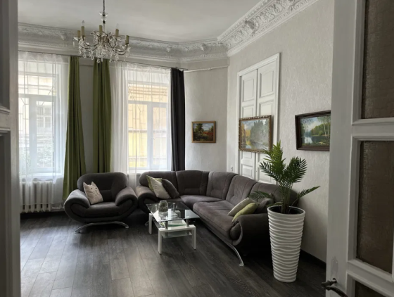 Продам 4-х комнатную квартиру в центре на Коблевской со своей террасой Odessa