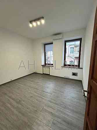 Оренда Будинок 4-кімнатний на Паторжинського вул., 4 Київ