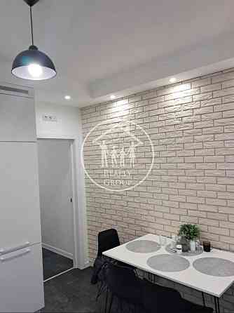 Продаж Квартира 2-кімнатна, 2/10 поверх на Угорська Львів