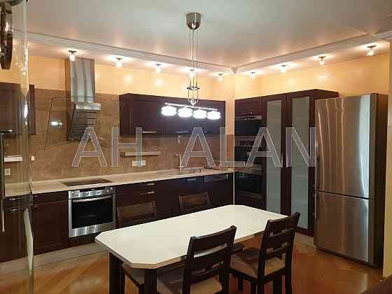 Оренда Будинок 4-кімнатний на Окіпної Раїси вул., 10А Київ