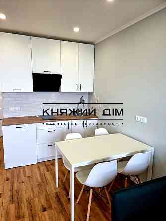 Оренда Квартира 1-кімнатна, 14/27 поверх на Бажана Николая просп. Киев