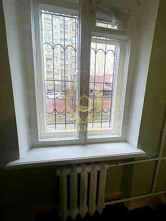 Простора трикімнатна цегляна квартира зі зручним плануванням Киев