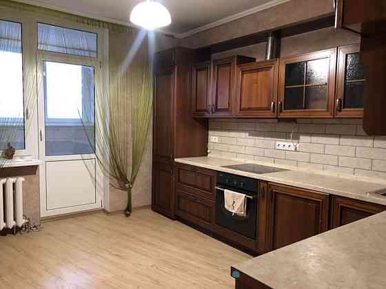 Оренда Квартира 1-кімнатна, 22/24 поверх на ул. Елены Пчилки, 3 Kiev