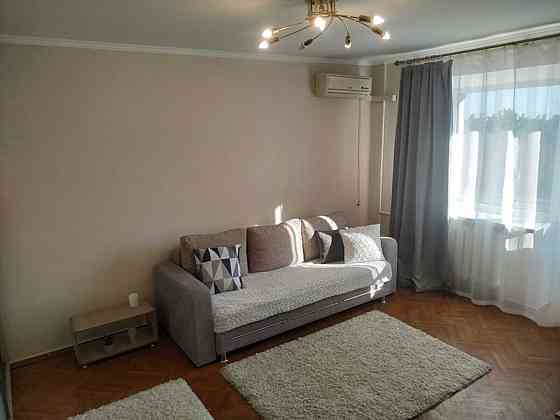 Оренда Квартира 1-кімнатна, 5/8 поверх на Бастіо #769;нна, 1/36 Kiev