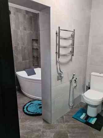 Оренда Квартира 2-кімнатна, 18/20 поверх на ул. Светлая, 3д Киев