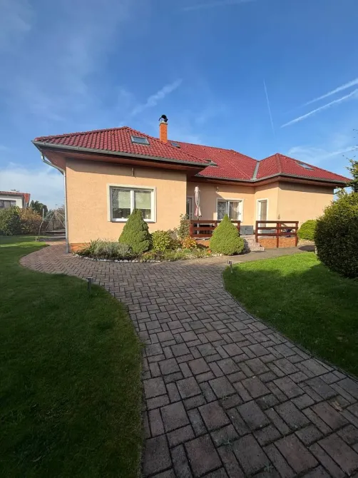 Продаж 2-поверховий Будинок з ділянкою 9.6 сот 187 кв.м 6 кімн. на Дмитра Яворницького, 94 Дніпро - фото 1