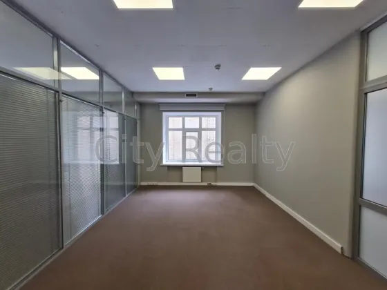 Здається Офісні приміщення площа 327 кв.м 4-й поверх Київ Ігорівська 12Б Київ