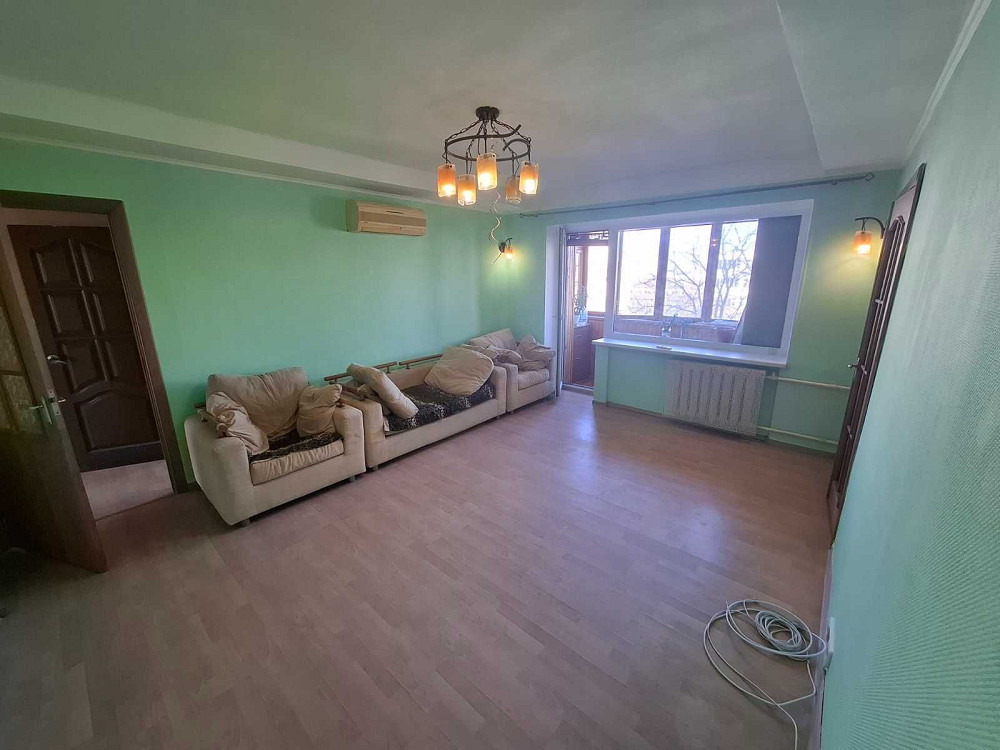 Продаж Квартира 3-кімнатна, 4/9 поверх на Кирилівська вул., д. 117 Київ - фото 1