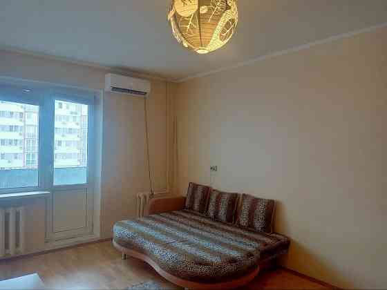 Оренда Квартира 1-кімнатна, 16/18 поверх на улица Драгоманова, д.1 Київ