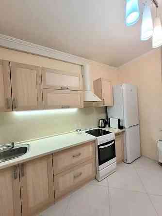 Оренда Квартира 1-кімнатна, 16/25 поверх на ул. Урловская Kiev