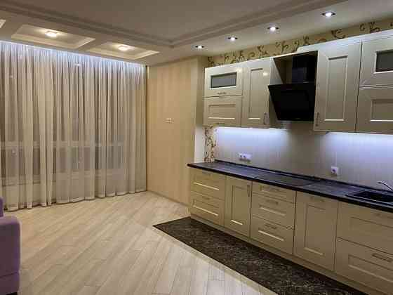 Оренда Квартира 3-кімнатна, 7/24 поверх на ул. Анны Ахматовой, 22 Kiev