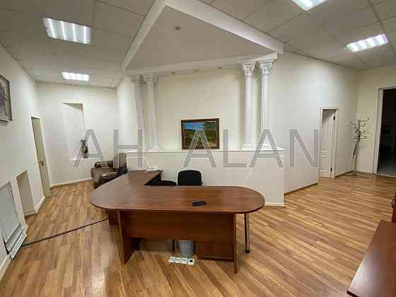 Оренда Будинок на Коцюбинського Михайла вул., 5 Киев