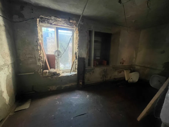 Продам 2-х кімнатну квартиру під ремонт (вул. Чорноморського козацтва) Одеса