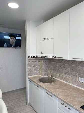 Оренда Квартира 2-кімнатна, 22/27 поверх на Вишняковская ул. Киев