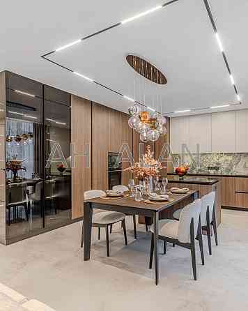 Продаж Будинок 3-кімнатний на Джона Маккейна вул., 3А Київ