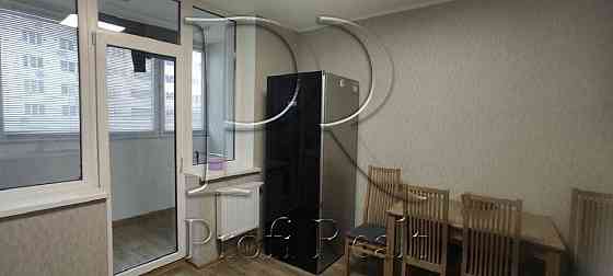 Оренда Квартира 3-кімнатна, 14/25 поверх на вул. Драгоманова, 2А Киев