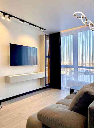 Продаж Квартира 1-кімнатна, 10/25 поверх на Причальна вул., д. 12 Kiev