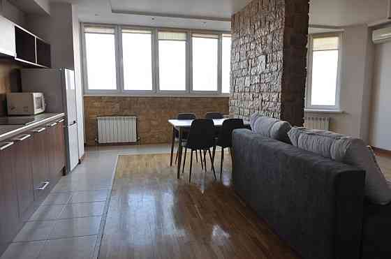 Оренда Квартира 2-кімнатна, 16/25 поверх на Здолбуновская ул., 9 Київ