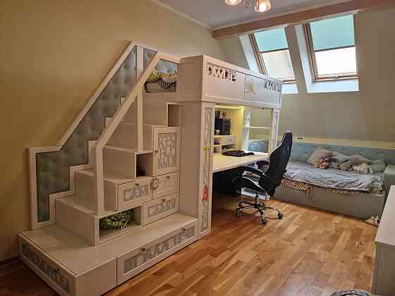 Продаж Квартира 4-кімнатна, 5/5 поверх на вул. Погулянка L'viv